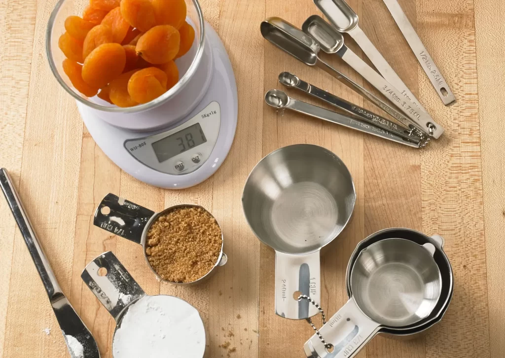 what-are-the-essential-kitchen-tools-for-daily-cooking-4